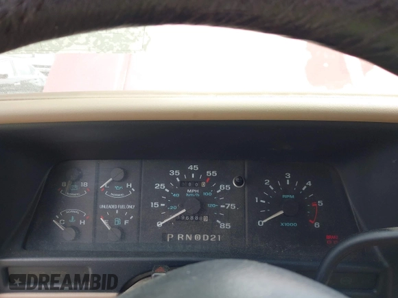 1994 Ford Explorer z VIN 1FMCU24X6RUD62453, wystawiony jako IAAI lot #42505102 z przebiegiem 196 888 mil mil oraz . Historia ofert i sprzedaży dostępna na DreamBid. Obrazek 7.