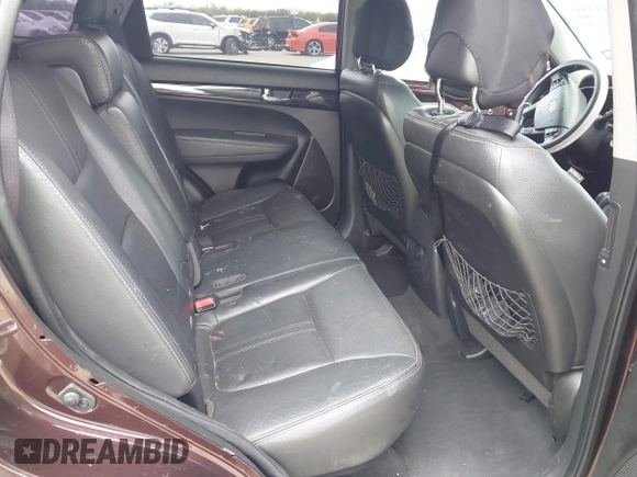 2011 Kia Sorento EX z VIN 5XYKU4A24BG052376, wystawiony jako IAAI lot #42113365 z przebiegiem 171 432 mil mil oraz . Historia ofert i sprzedaży dostępna na DreamBid. Obrazek 8.