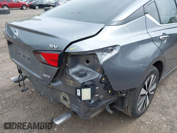2020 Nissan Altima SV z VIN 1N4BL4DWXLC172566, wystawiony jako IAAI lot #42359457 z przebiegiem 122 856 mil mil oraz . Historia ofert i sprzedaży dostępna na DreamBid. Obrazek 18.
