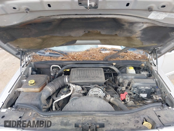 2006 Jeep Commander Limited with VIN 1J8HG58N16C189558, listed as a IAAI auction lot 42710415 with 174,404 mi miles and . Bid and sale history available at DreamBid. Image 10.