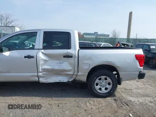 2017 Nissan Titan SV z VIN 1N6AA1EJ0HN559519, wystawiony jako IAAI lot #41798623 z przebiegiem 116 292 mil mil oraz . Historia ofert i sprzedaży dostępna na DreamBid. Obrazek 6.