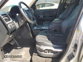 2007 Land Rover Range Rover SC z VIN SALMF13447A255445, wystawiony jako Copart lot #50391875 z przebiegiem 177 664 mil mil oraz Czysty tytuł • Clean title. Historia ofert i sprzedaży dostępna na DreamBid. Obrazek 7.
