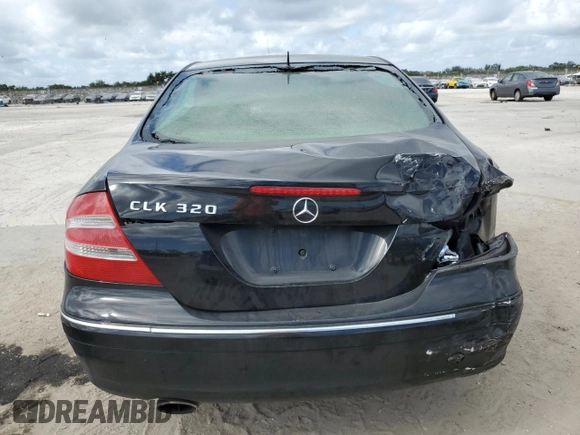 2005 Mercedes-Benz CLK 320 z VIN WDBTJ65J55F157718, wystawiony jako Copart lot #45033595 z przebiegiem 153 639 mil mil oraz Szkody całkowita. Historia ofert i sprzedaży dostępna na DreamBid. Obrazek 6.