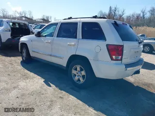 2005 Jeep Grand Cherokee Limited with VIN 1J4HR58235C528997, listed as a IAAI auction lot 41842775 with NaN miles. Bid and sale history available at carsss.com. Image 3.
