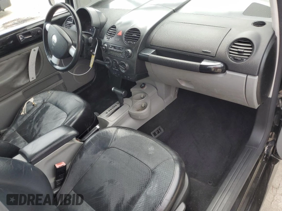 2004 Volkswagen Beetle with VIN 3VWCD31C84M404952, listed as a Copart auction lot 51287285 with 108,977 mi miles and Salvage Title. Bid and sale history available at DreamBid. Image 8.