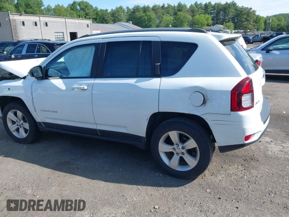 2017 Jeep Compass Sport SE z VIN 1C4NJDBB5HD107025, wystawiony jako IAAI lot #42382265 z przebiegiem Nie podano mil oraz . Historia ofert i sprzedaży dostępna na DreamBid. Obrazek 14.