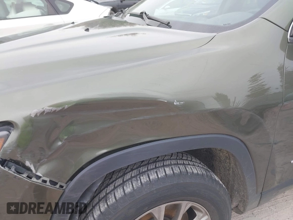 2019 Jeep Cherokee Latitude Plus with VIN 1C4PJMLB2KD395617, listed as a IAAI auction lot 41992532 with 254,632 mi miles and . Bid and sale history available at carsss.com. Image 17.