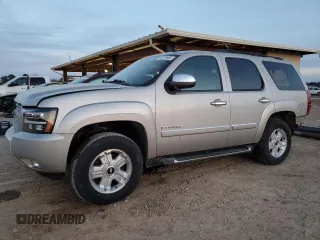 2008 Chevrolet Tahoe 3LT z VIN 1GNFK13068R131003, wystawiony jako Copart lot #46279485 z przebiegiem 203 095 mil mil oraz Szkody całkowita. Historia ofert i sprzedaży dostępna na DreamBid. Obrazek 1.