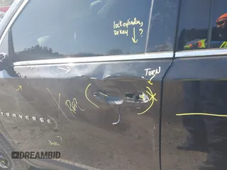 2021 Chevrolet Traverse LT Cloth z VIN 1GNERGKW8MJ246758, wystawiony jako IAAI lot #42008379 z przebiegiem 86 601 mil mil oraz . Historia ofert i sprzedaży dostępna na DreamBid. Obrazek 21.