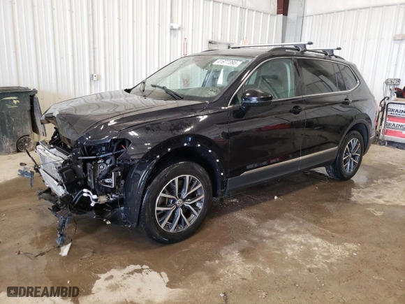 2020 Volkswagen Tiguan SE with VIN 3VV2B7AX2LM087281, listed as a Copart auction lot 41977395 with 106,122 mi miles and Salvage Title. Bid and sale history available at carsss.com. Image 1.