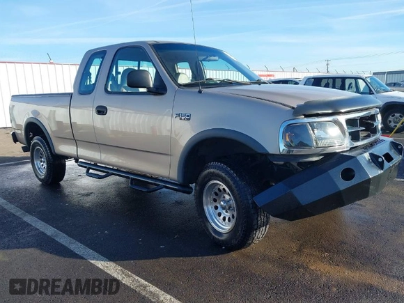 1997 Ford F-150 XL with VIN 1FTDX18W7VKB72498, listed as a IAAI auction lot 41390245 with 55,945 mi miles. Bid and sale history available at carsss.com. Image 1.