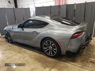 2021 Toyota GR Supra 2.0 with VIN WZ1DB2C08MW043542, listed as a Copart auction lot 37326944 with 32,140 mi miles and Clean Title. Bid and sale history available at carsss.com. Image 2.