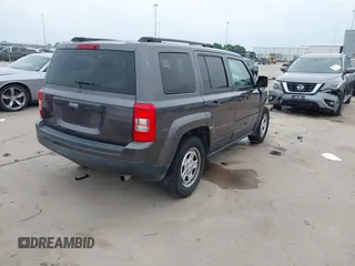 2015 Jeep Patriot Altitude Edition with VIN 1C4NJPBA3FD419477, listed as a IAAI auction lot 41878058 with 174,652 mi miles. Bid and sale history available at carsss.com. Image 4.