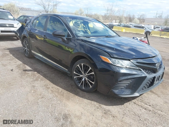 2018 Toyota Camry LE with VIN 4T1B11HK5JU076028, listed as a IAAI auction lot 41989266 with 215,235 mi miles. Bid and sale history available at carsss.com. Image 1.