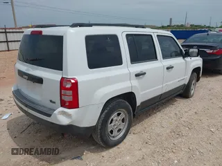 2014 Jeep Patriot Altitude with VIN 1C4NJPBAXED547553, listed as a IAAI auction lot 42152374 with 172,208 mi miles and . Bid and sale history available at DreamBid. Image 4.