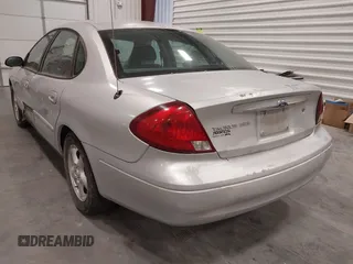 2002 Ford Taurus SES Standard with VIN 1FAFP55U42A166703, listed as a IAAI auction lot 41868369 with 178,362 mi miles. Bid and sale history available at carsss.com. Image 3.