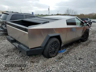 2024 Tesla Cybertruck z VIN 7G2CEHED0RA014997, wystawiony jako Copart lot #82289564 z przebiegiem Nie podano mil oraz Szkody całkowita. Historia ofert i sprzedaży dostępna na DreamBid. Obrazek 3.