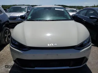 2022 Kia EV6 Wind with VIN KNDC3DLC7N5028809, listed as a Copart auction lot 54728684 with 52,594 mi miles and Salvage Title. Bid and sale history available at carsss.com. Image 5.