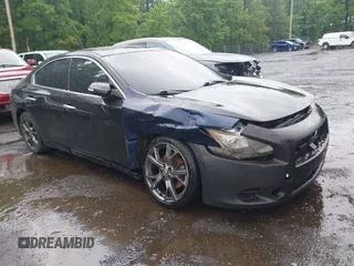 2014 Nissan Maxima SV z VIN 1N4AA5AP5EC910054, wystawiony jako IAAI lot #42251371 z przebiegiem 208 413 mil mil oraz . Historia ofert i sprzedaży dostępna na DreamBid. Obrazek 1.