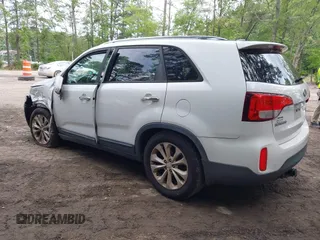 2014 Kia Sorento EX with VIN 5XYKU4A70EG516330, listed as a IAAI auction lot 42462400 with 146,221 mi miles and . Bid and sale history available at DreamBid. Image 3.