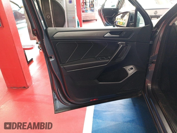 2024 Volkswagen Tiguan SE с VIN 3VV3B7AX1RM086796, выставлен на аукционе IAAI как лот 42796137 с пробегом 26 696 миль миль и . История ставок и продаж доступна на DreamBid. Изображение 32.