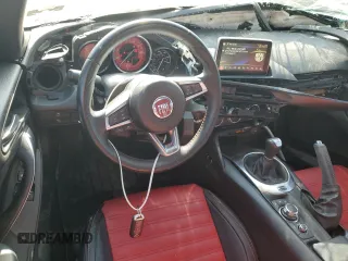 2018 FIAT 124 Spider Abarth z VIN JC1NFAEK0J0136955, wystawiony jako Copart lot #78896054 z przebiegiem 18 888 mil mil oraz Szkoda całkowita • Salvage title. Historia ofert i sprzedaży dostępna na DreamBid. Obrazek 8.