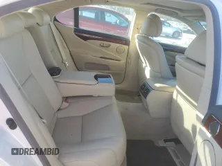 2011 Lexus LS 460 z VIN JTHCL5EF8B5011380, wystawiony jako Copart lot #47326435 z przebiegiem 86 313 mil mil oraz Szkoda całkowita • Salvage title. Historia ofert i sprzedaży dostępna na DreamBid. Obrazek 10.