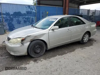 2005 Toyota Camry STD z VIN 4T1BE32K35U575943, wystawiony jako Copart lot #59262745 z przebiegiem 169 500 mil mil oraz Szkoda całkowita • Salvage title. Historia ofert i sprzedaży dostępna na DreamBid. Obrazek 1.