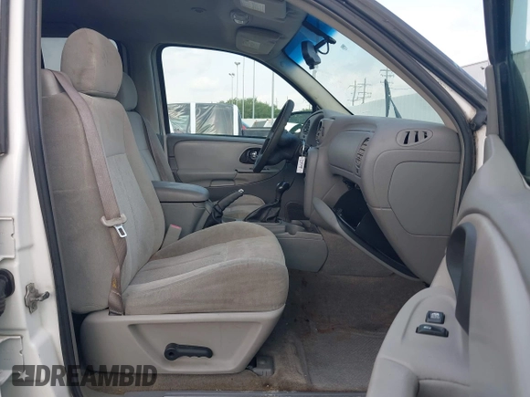 2005 Chevrolet TrailBlazer LS with VIN 1GNDS13SX52388713, listed as a IAAI auction lot 42100834 with 153,824 mi miles and . Bid and sale history available at DreamBid. Image 5.