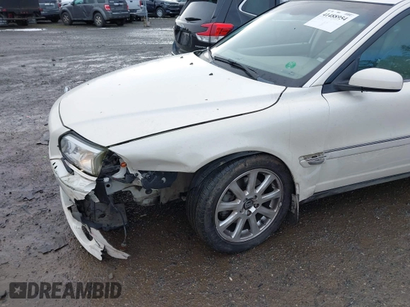 2005 Volvo S80 with VIN YV1TH592651401992, listed as a IAAI auction lot 41488954 with 83,461 mi miles. Bid and sale history available at carsss.com. Image 6.