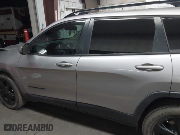 2018 Jeep Cherokee Latitude with VIN 1C4PJMCX3JD579569, listed as a IAAI auction lot 42347011 with 129,990 mi miles and . Bid and sale history available at DreamBid. Image 14.