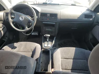 1999 Volkswagen Jetta GLS z VIN 3VWSA29M5XM074977, wystawiony jako Copart lot #65656884 z przebiegiem 124 921 mil mil oraz Nie do naprawy • Non repairable. Historia ofert i sprzedaży dostępna na DreamBid. Obrazek 8.