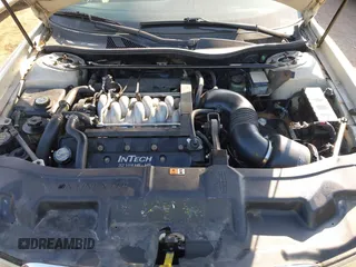 2002 Lincoln Continental with VIN 1LNHM97V22Y672557, listed as a IAAI auction lot 41442390 with 179,198 mi miles. Bid and sale history available at carsss.com. Image 10.