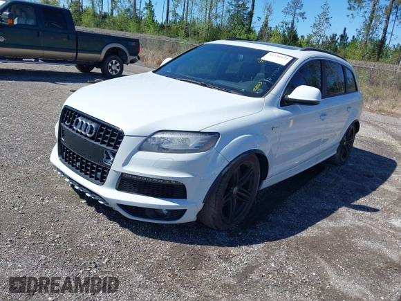 2014 Audi Q7 3.0T S line Prestige with VIN WA1DGAFE4ED008263, listed as a IAAI auction lot 41736972 with 135,080 mi miles. Bid and sale history available at carsss.com. Image 17.