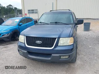 2003 Ford Expedition Special Service with VIN 1FMPU15L13LB57143, listed as a IAAI auction lot 42031718 with 516,600 mi miles. Bid and sale history available at carsss.com. Image 6.