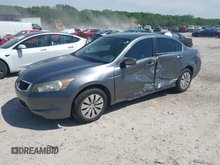 2008 Honda Accord LX z VIN 1HGCP26398A058704, wystawiony jako IAAI lot #42300960 z przebiegiem 206 121 mil mil oraz . Historia ofert i sprzedaży dostępna na DreamBid. Obrazek 2.