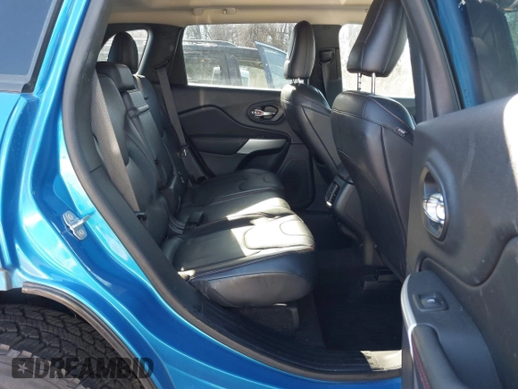 2018 Jeep Cherokee Trailhawk with VIN 1C4PJMBX7JD507453, listed as a IAAI auction lot 41464420 with 100,369 mi miles and . Bid and sale history available at DreamBid. Image 8.