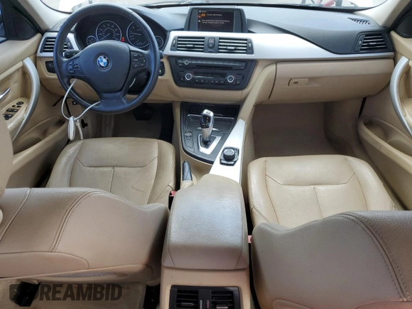2012 BMW 3 Series 328i z VIN WBA3A5G51CNP15687, wystawiony jako Copart lot #65285755 z przebiegiem 189 490 mil mil oraz Czysty tytuł • Clean title. Historia ofert i sprzedaży dostępna na DreamBid. Obrazek 8.