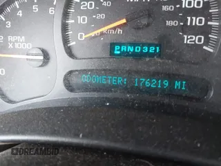 2004 Chevrolet Tahoe LS with VIN 1GNEC13Z94R265831, listed as a IAAI auction lot 41840133 with 176,219 mi miles and . Bid and sale history available at DreamBid. Image 16.
