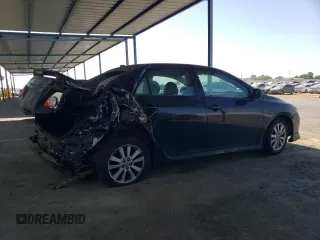 2010 Toyota Corolla z VIN 2T1BU4EE6AC455239, wystawiony jako Copart lot #60570335 z przebiegiem 256 499 mil mil oraz Szkoda całkowita • Salvage title. Historia ofert i sprzedaży dostępna na DreamBid. Obrazek 3.