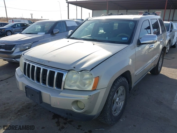 2007 Jeep Grand Cherokee Laredo with VIN 1J8GS48KX7C526661, listed as a IAAI auction lot 41481024 with 177,688 mi miles. Bid and sale history available at carsss.com. Image 6.