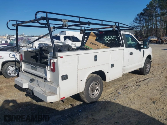 2019 Ford F-350 with VIN 1FDBF3A65KED19570, listed as a IAAI auction lot 41627705 with 158,017 mi miles and . Bid and sale history available at DreamBid. Image 4.