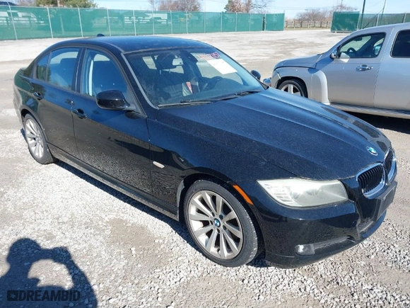 2011 BMW 3 Series 328i with VIN WBAPH7C53BE460604, listed as a IAAI auction lot 41671157 with 113,981 mi miles. Bid and sale history available at carsss.com. Image 1.