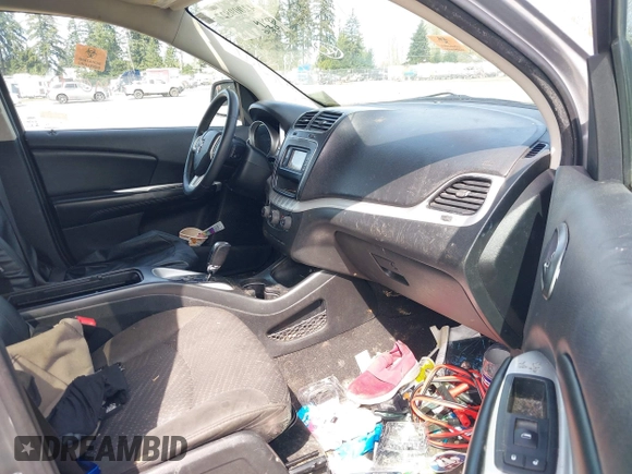 2016 Dodge Journey SE with VIN 3C4PDCAB2GT102871, listed as a IAAI auction lot 42009827 with 197,646 mi miles. Bid and sale history available at carsss.com. Image 5.
