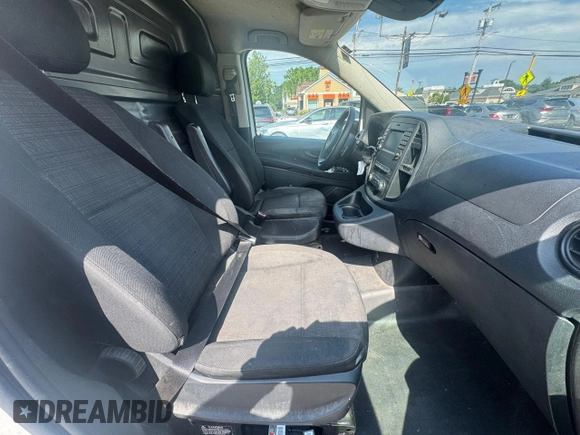 2017 Mercedes-Benz Metris Cargo z VIN WD3PG2EAXH3283888, wystawiony jako Copart lot #66764295 z przebiegiem 82 230 mil mil oraz Czysty tytuł • Clean title. Historia ofert i sprzedaży dostępna na DreamBid. Obrazek 5.