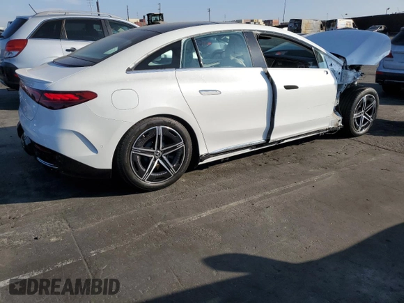 2023 Mercedes-Benz EQE 350+ z VIN W1KEG2BB0PF015574, wystawiony jako Copart lot #81789914 z przebiegiem 3 330 mil mil oraz Szkoda całkowita • Salvage title. Historia ofert i sprzedaży dostępna na DreamBid. Obrazek 3.