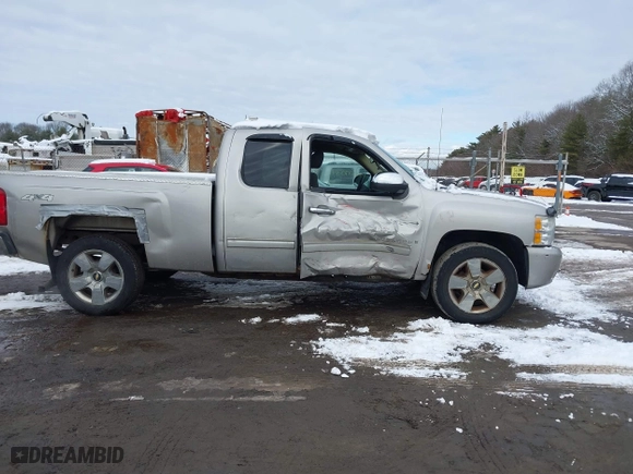 2009 Chevrolet Silverado 1500 LT with VIN 2GCEK29J091115058, listed as a IAAI auction lot 41527034 with 197,350 mi miles. Bid and sale history available at carsss.com. Image 13.