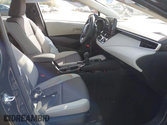 2025 Toyota Corolla LE z VIN 5YFB4MDEXSP261655, wystawiony jako IAAI lot #41429161 z przebiegiem 9 872 mil mil oraz . Historia ofert i sprzedaży dostępna na DreamBid. Obrazek 5.