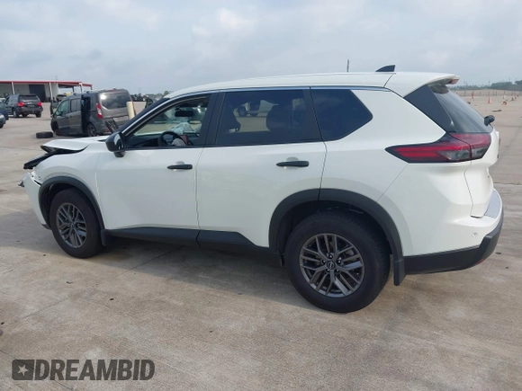 2024 Nissan Rogue S z VIN 5N1BT3AA5RC726064, wystawiony jako IAAI lot #42114661 z przebiegiem 4 306 mil mil oraz . Historia ofert i sprzedaży dostępna na DreamBid. Obrazek 14.