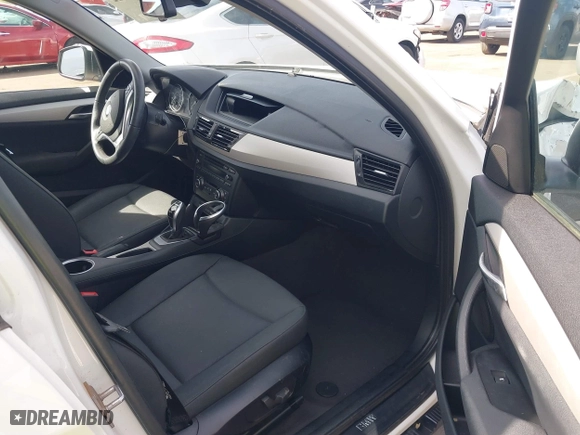 2014 BMW X1 sDrive28i with VIN WBAVM1C52EVW52505, listed as a IAAI auction lot 41625122 with 44,684 mi miles. Bid and sale history available at carsss.com. Image 5.